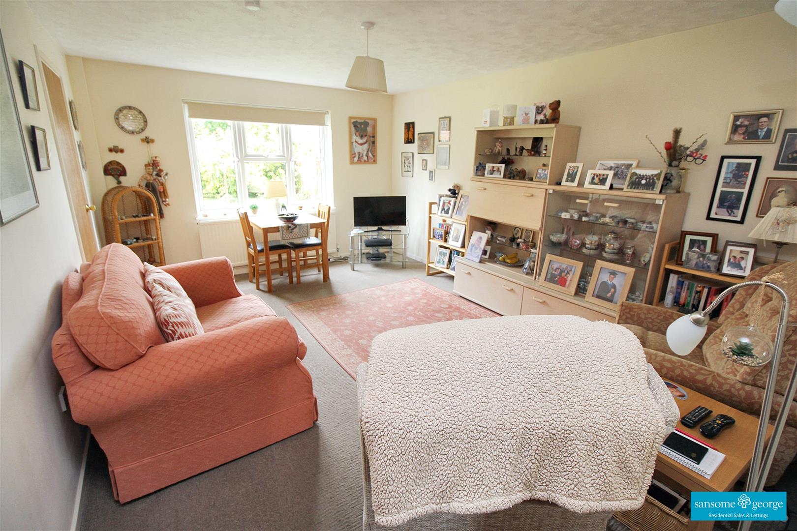 2 bed property in Condor Close, Reading